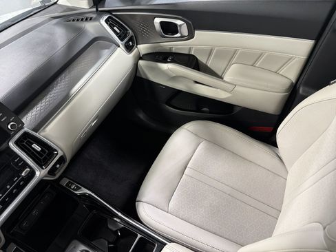 Used 2023 Kia Sorento SX Prestige w/ Panoramic Sunroof Package AWD/4WD image 11