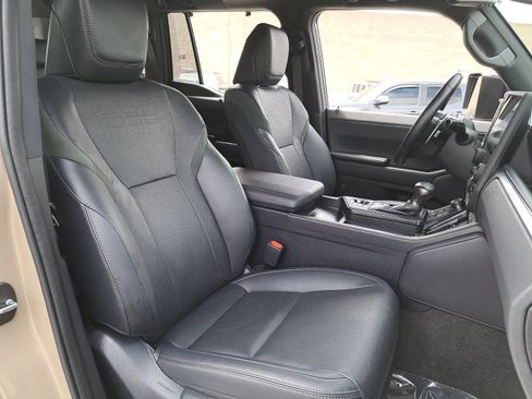 Used 2025 Lexus GX 550 AWD/4WD image 10