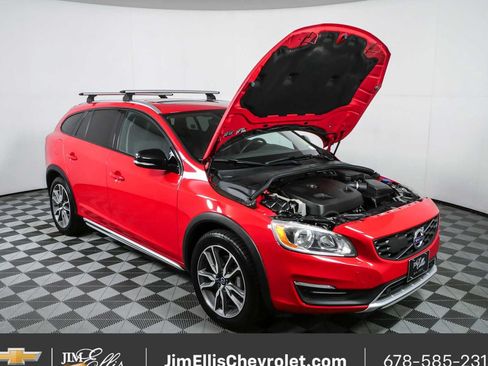 Used 2017 Volvo V60 T5 Cross Country w/ Convenience Package AWD/4WD image 33