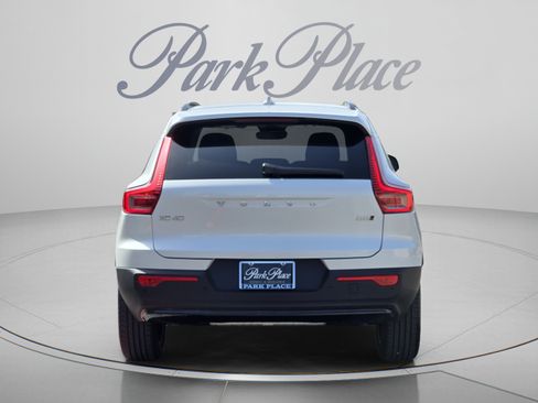 New 2026 Volvo XC40 B5 Plus w/ Protection Package Premier AWD/4WD image 4