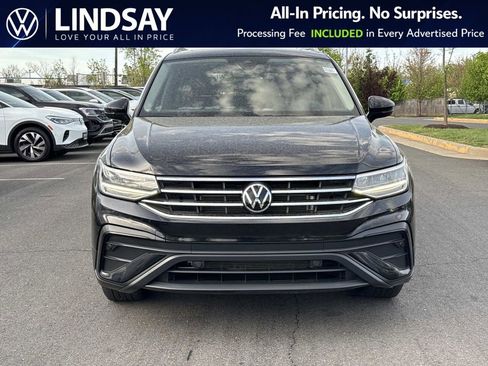 Used 2023 Volkswagen Tiguan SE w/ Panoramic Sunroof Package image 7