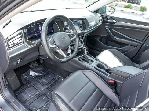 Used 2024 Volkswagen Jetta SE FWD image 10