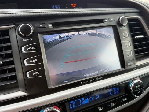 Used 2018 Toyota Highlander XLE FWD image 20