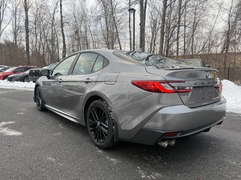 Used 2025 Toyota Camry SE image 10