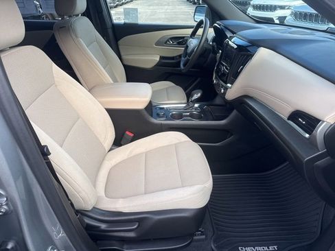 Used 2023 Chevrolet Traverse LS image 30