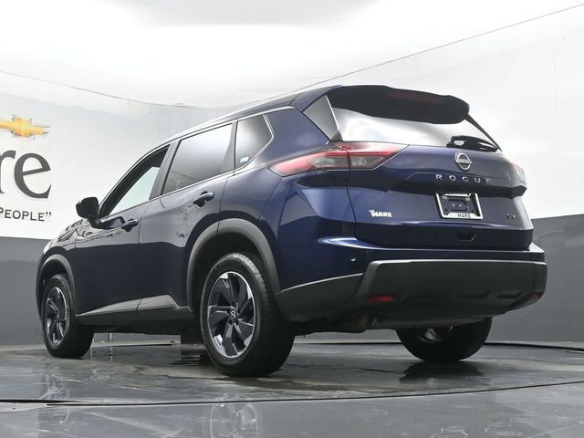 Used 2024 Nissan Rogue SV FWD image 5