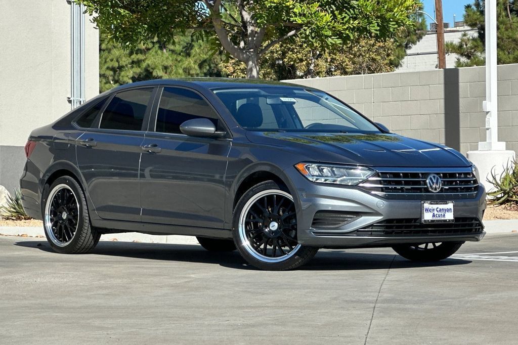 Used 2019 Volkswagen Jetta S w/ Driver Assistance Package FWD image 2