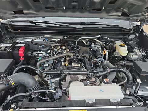 Used 2025 Toyota Tacoma SR5 image 29