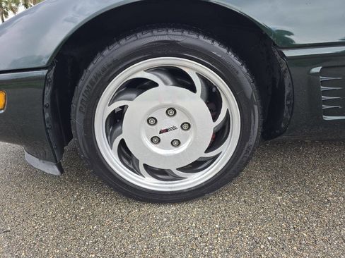 Used 1995 Chevrolet Corvette Coupe image 24