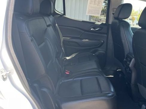 Used 2023 GMC Acadia SLT AWD/4WD image 32
