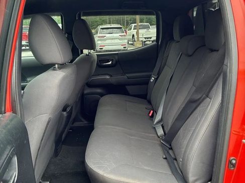 Used 2016 Toyota Tacoma TRD Sport w/ Towing Package AWD/4WD image 21