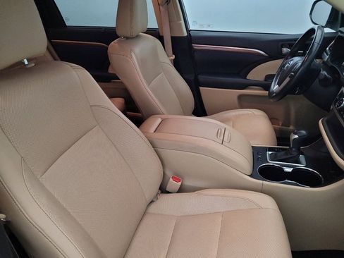 Used 2017 Toyota Highlander Limited image 21