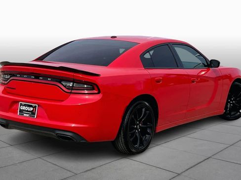 Used 2018 Dodge Charger SXT w/ Blacktop Package image 12