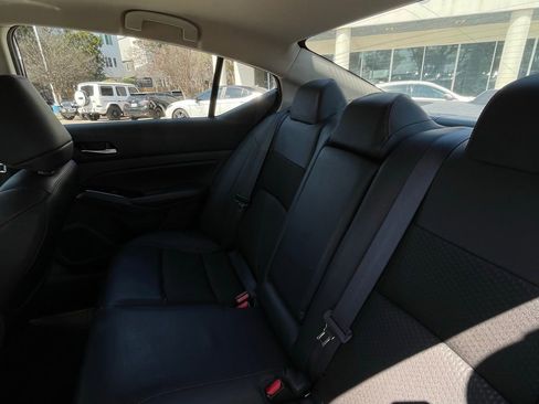 Used 2024 Nissan Altima 2.5 SR image 24