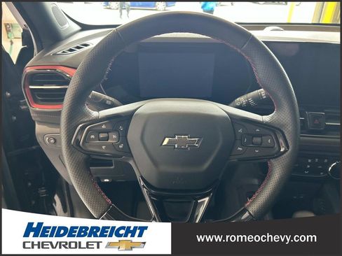 Used 2024 Chevrolet TrailBlazer RS w/ Driver Confidence Package AWD/4WD image 18