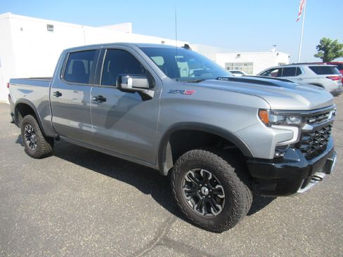 Used 2024 Chevrolet Silverado 1500 ZR2 w/ Technology Package image 3