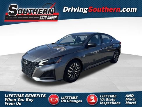 Used 2024 Nissan Altima 2.5 SV image 1