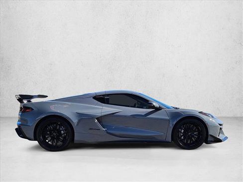 Used 2025 Chevrolet Corvette Z06 w/ Z07 Performance Package image 4