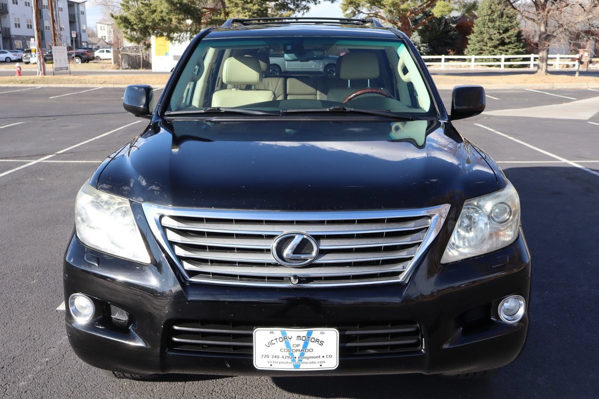 Used 2011 Lexus LX 570 4WD w/ Luxury Pkg image 12