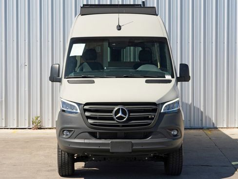 Used 2023 Mercedes-Benz Sprinter 2500 image 62