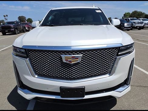Used 2021 Cadillac Escalade ESV Premium Luxury w/ LPO, Radiant Package AWD/4WD image 7