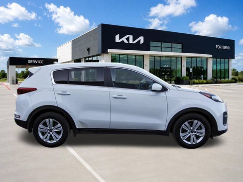 Used 2018 Kia Sportage LX FWD image 4