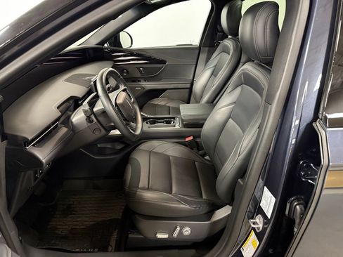 Used 2024 Lincoln Nautilus Premier w/ Equipment Group 102A image 9