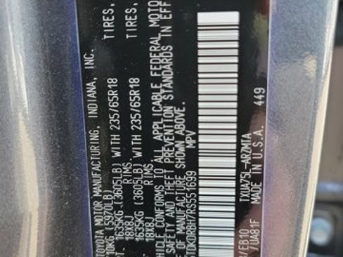 Used 2024 Toyota Highlander XLE image 24