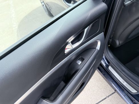 Used 2026 Genesis G70 2.5T image 30