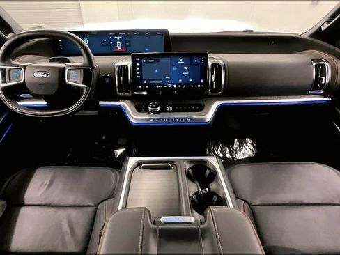 Used 2025 Ford Expedition Tremor AWD/4WD image 17