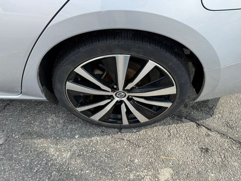 Used 2020 Nissan Altima 2.5 SR FWD image 18