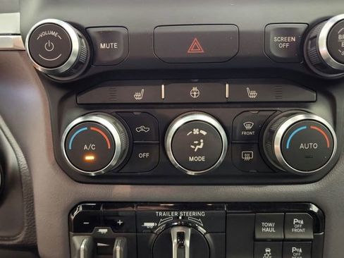 Used 2022 RAM 1500 Big Horn AWD/4WD image 24