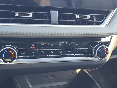 New 2026 Chevrolet Equinox LT w/ Convenience Package II image 25