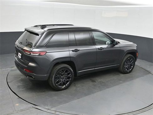 New 2025 Jeep Grand Cherokee Summit image 31
