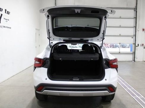 New 2026 Chevrolet Trax LT w/ Sunroof Package image 22