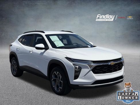 Used 2025 Chevrolet Trax LT w/ Driver Confidence Package FWD image 1
