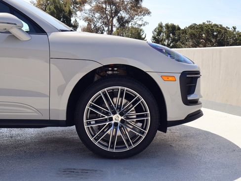 New 2026 Porsche Macan AWD/4WD image 11