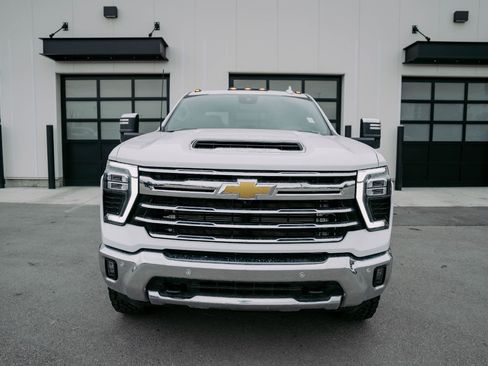 Used 2024 Chevrolet Silverado 3500 LTZ w/ LTZ Premium Package image 2