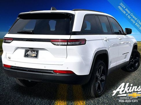 Used 2024 Jeep Grand Cherokee Altitude image 6