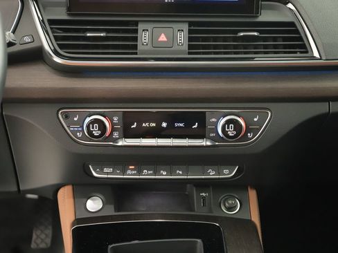 Used 2021 Audi Q5 Prestige w/ Prestige Package AWD/4WD image 20
