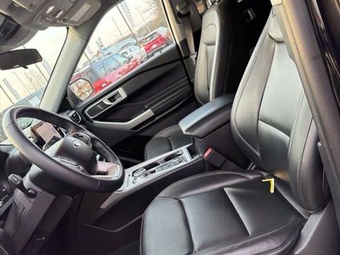 Used 2022 Ford Explorer XLT w/ Equipment Group 202A image 11