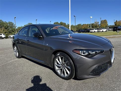 Used 2024 Alfa Romeo Giulia Ti image 3