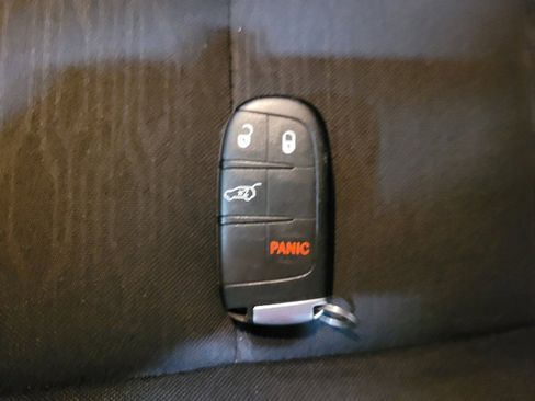 Used 2021 Dodge Durango SXT AWD/4WD image 32