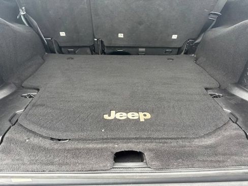 Used 2015 Jeep Wrangler Unlimited Sport w/ Connectivity Group AWD/4WD image 10