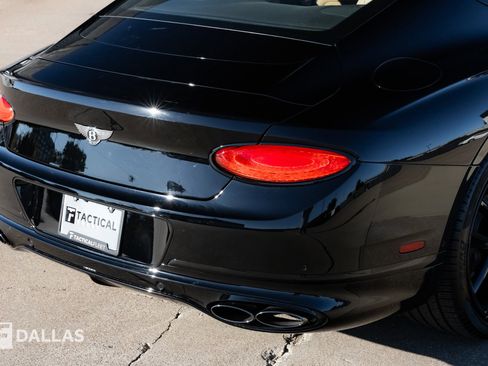 Used 2023 Bentley Continental GT V8 image 16