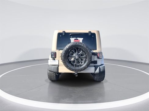 Used 2016 Jeep Wrangler Unlimited Sahara image 7