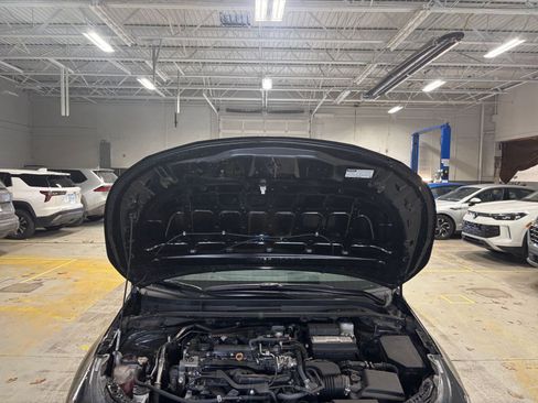 Used 2025 Toyota Corolla LE image 31