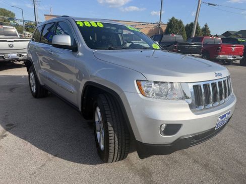 Used 2013 Jeep Grand Cherokee Laredo AWD/4WD image 3