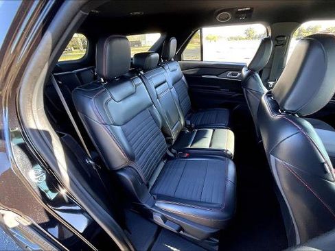 Certified 2025 Ford Explorer ST-Line w/ ST-Line Street Pack image 16