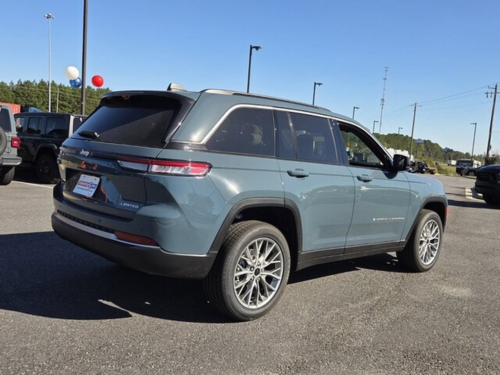 New 2027 Jeep Grand Cherokee Limited RWD image 11